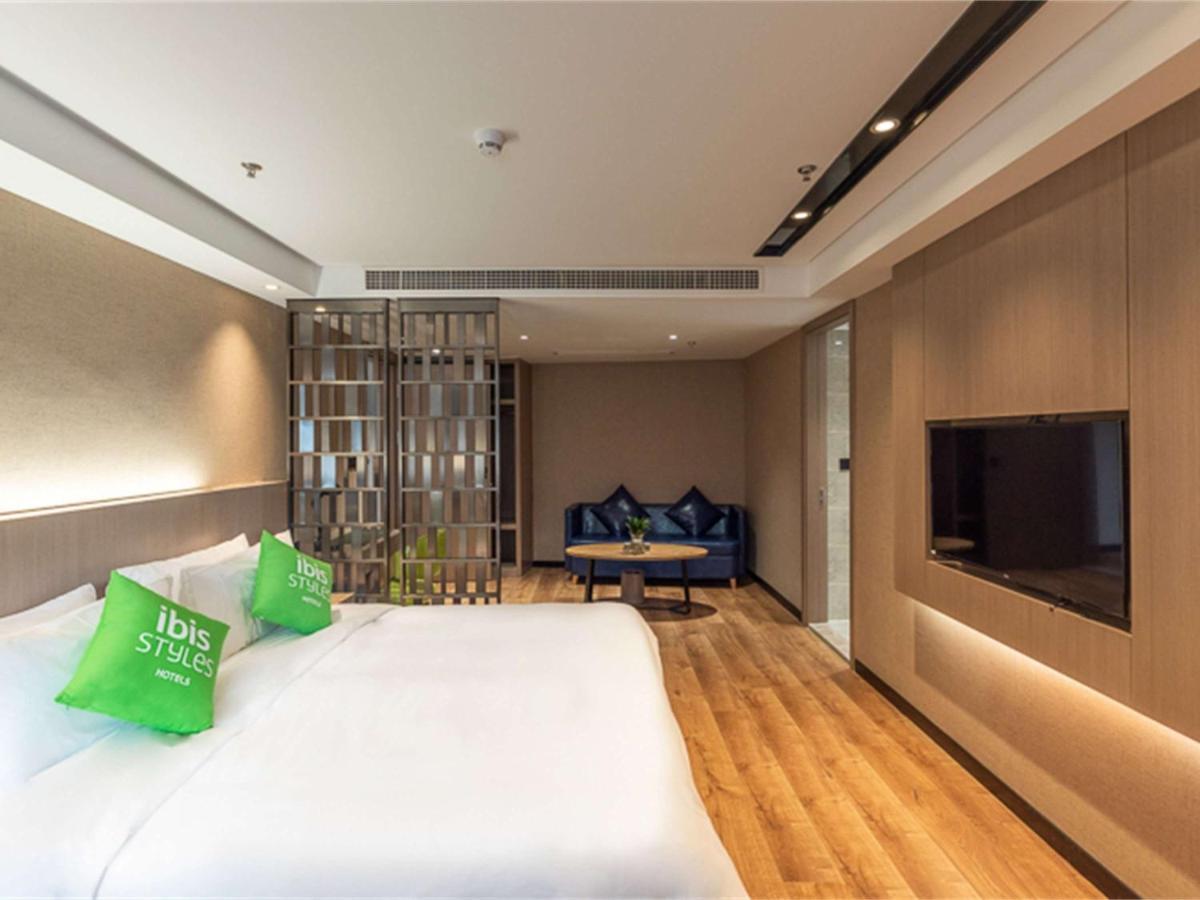 Hotel Ibis Styles Fuzhou Wuyi Square Exterior foto