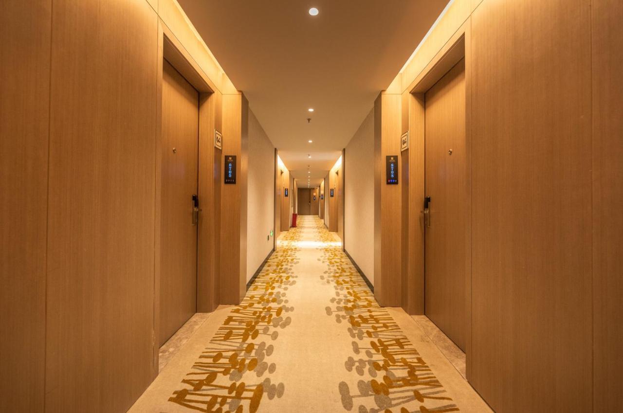 Hotel Ibis Styles Fuzhou Wuyi Square Exterior foto