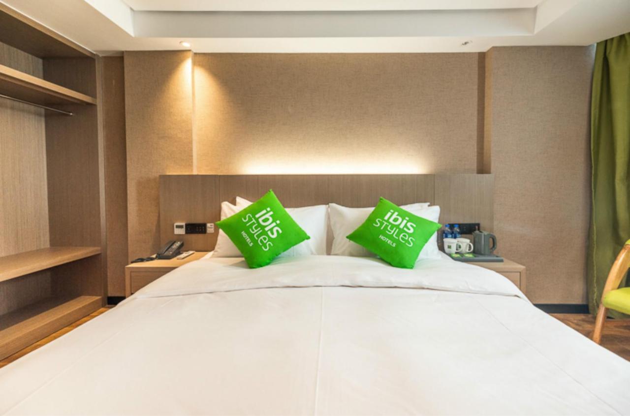 Hotel Ibis Styles Fuzhou Wuyi Square Exterior foto