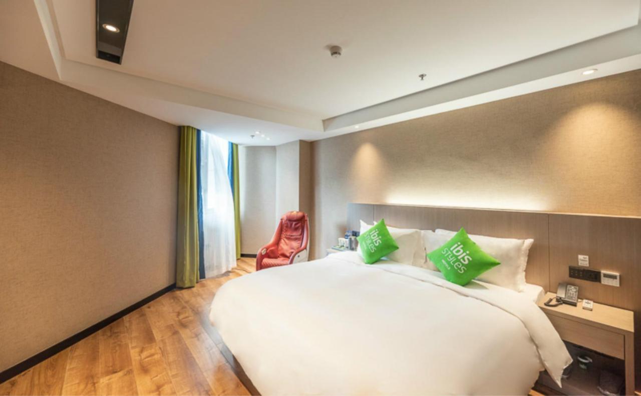 Hotel Ibis Styles Fuzhou Wuyi Square Exterior foto