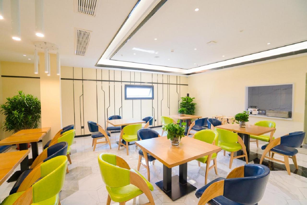 Hotel Ibis Styles Fuzhou Wuyi Square Exterior foto